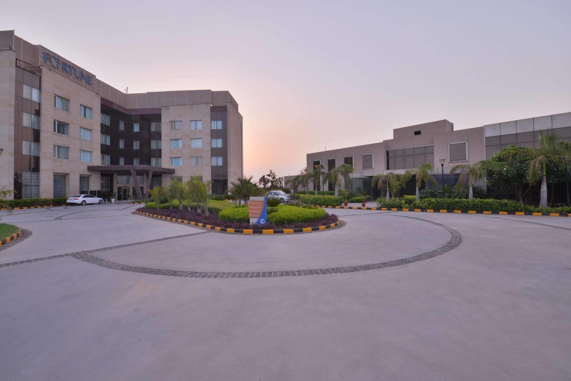 Fortune Park Orange, Sidhrawali, Gurugram - Member Itc Hotels' Group Bhiwadi Zewnętrze zdjęcie